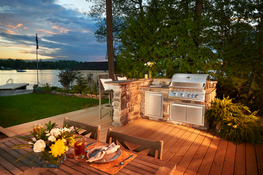 The Must-Have Outdoor Kitchen Features for Spring!